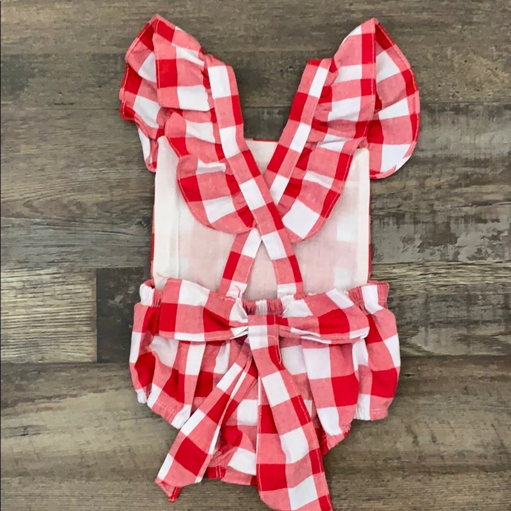 Red Picnic Print Ruffle onesize - Picture 2 of 3